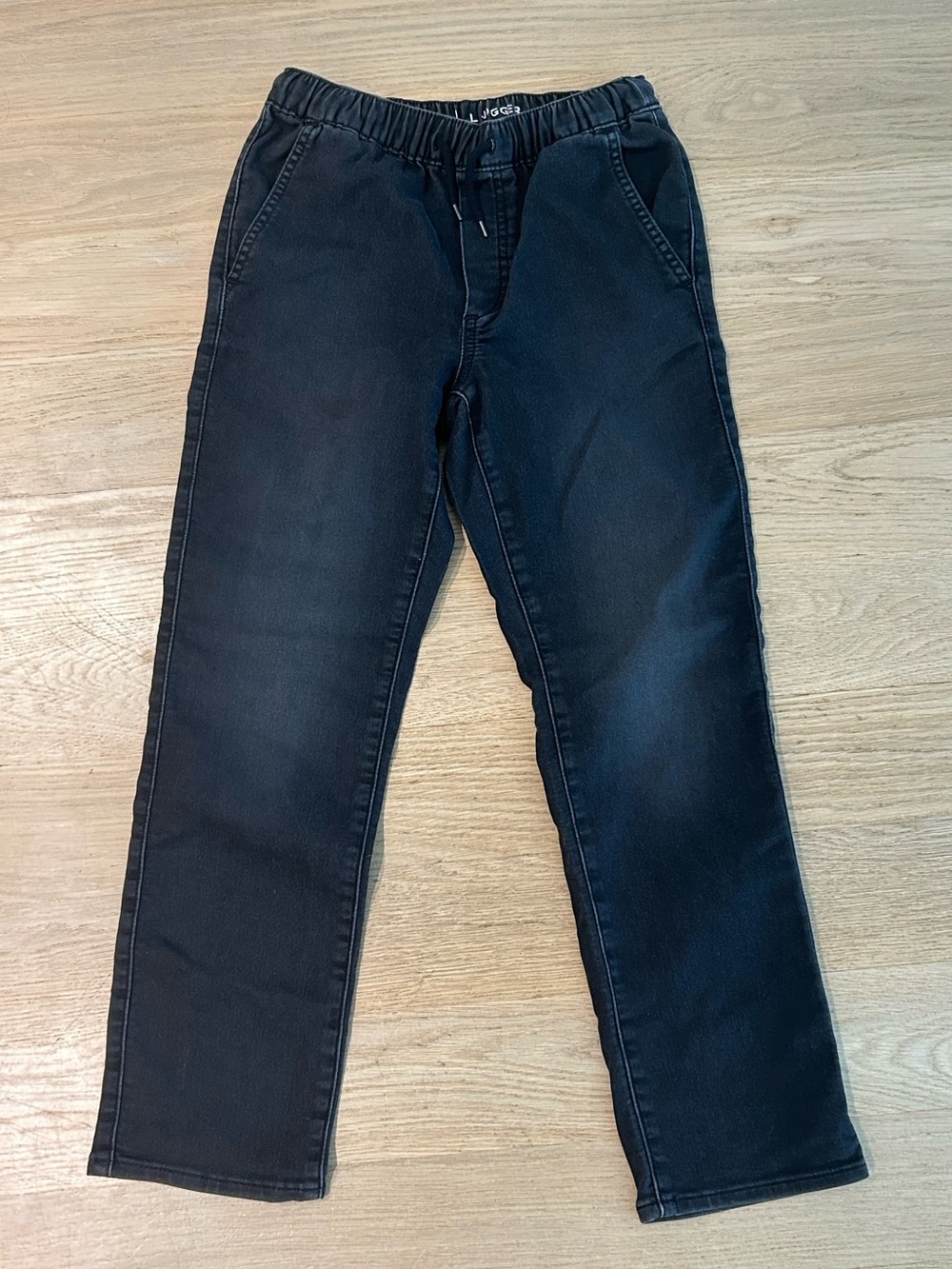 GAP Men's Relaxed Drawstring Jeans in Black